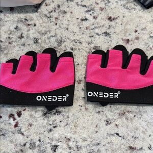 3/$8 ONEDER Pink and Black Fingerless Lifting Gloves